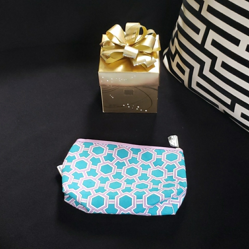 NWOT Clinique Makeup Bag